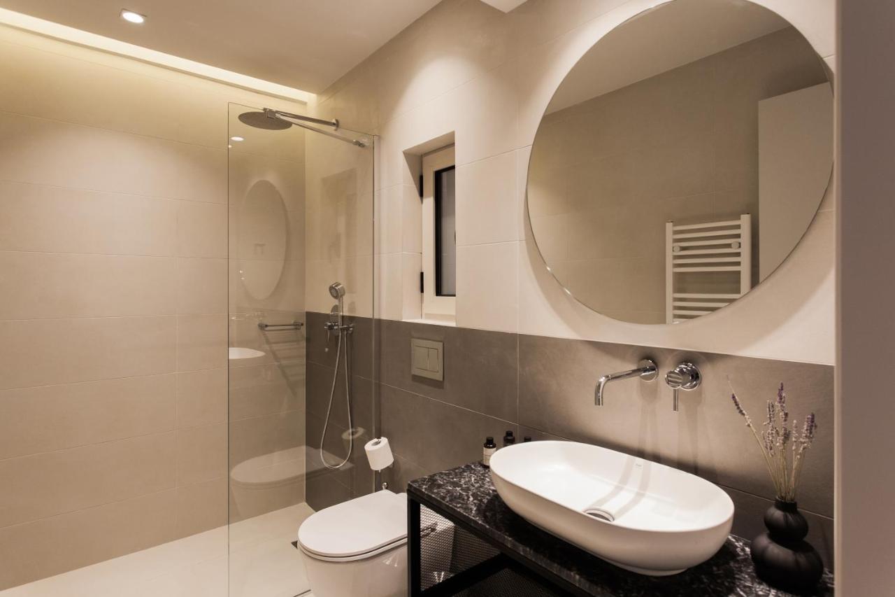 Marvelous 2Br Apartments With Balcony By Upstreet Atenas Exterior foto